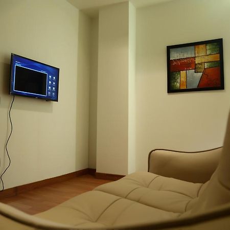 Hotel Imperia Suites Jalandhar Buitenkant foto
