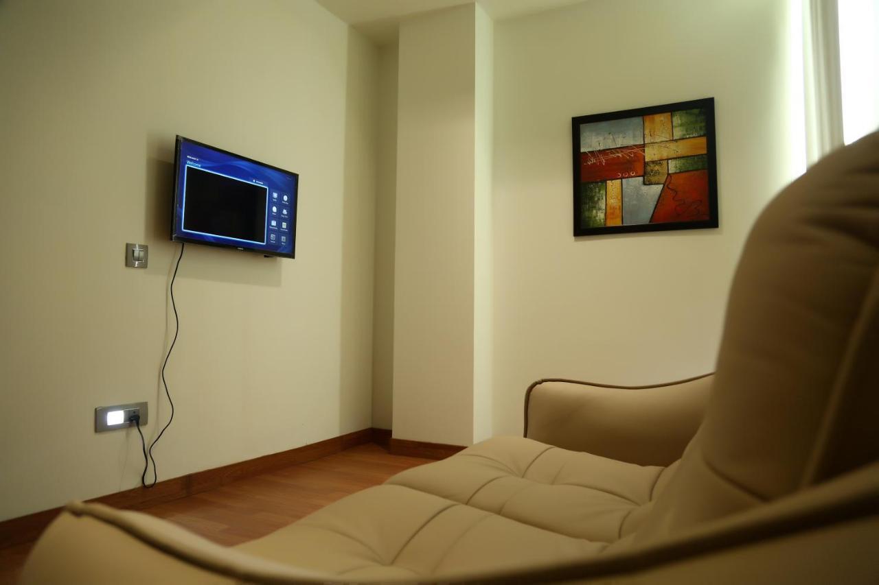 Hotel Imperia Suites Jalandhar Buitenkant foto