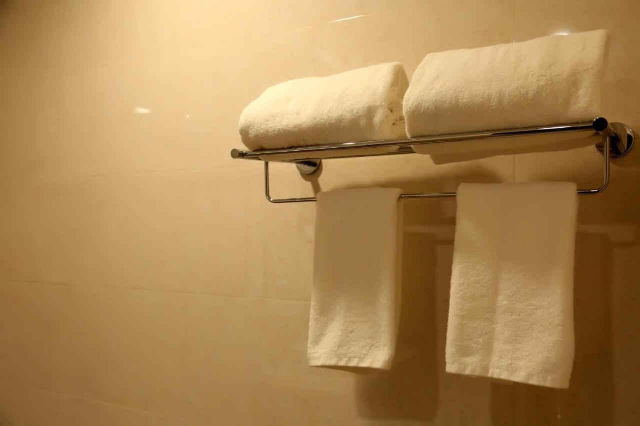 Hotel Imperia Suites Jalandhar Buitenkant foto