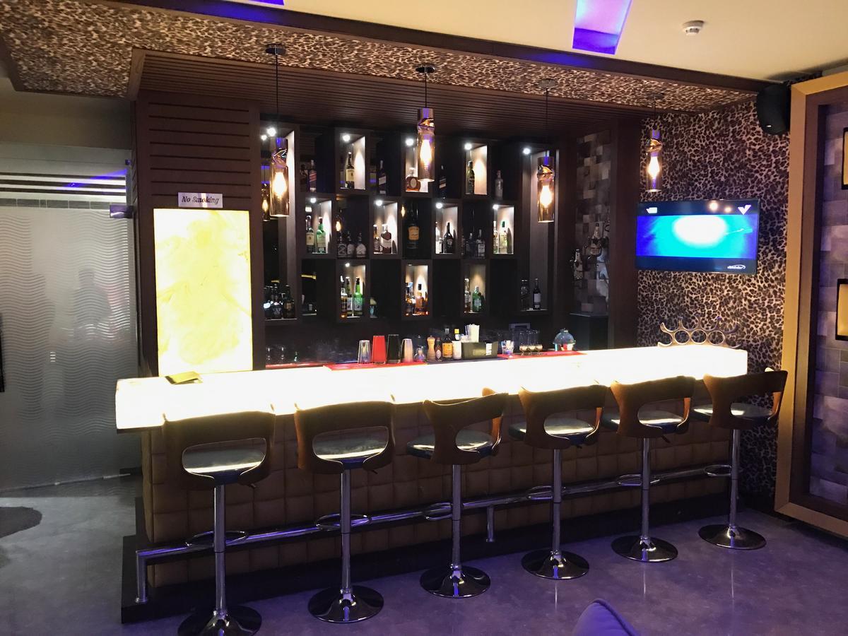 Hotel Imperia Suites Jalandhar Buitenkant foto
