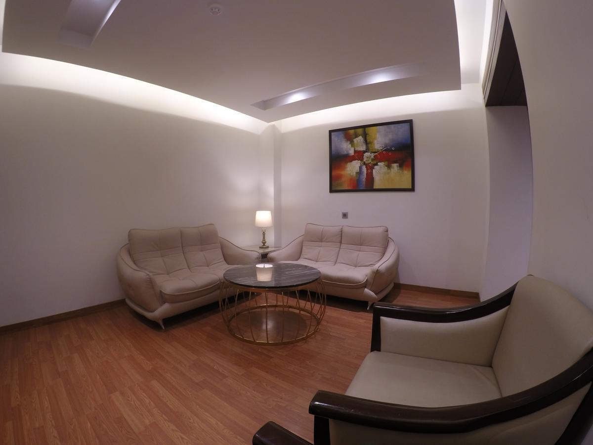 Hotel Imperia Suites Jalandhar Buitenkant foto